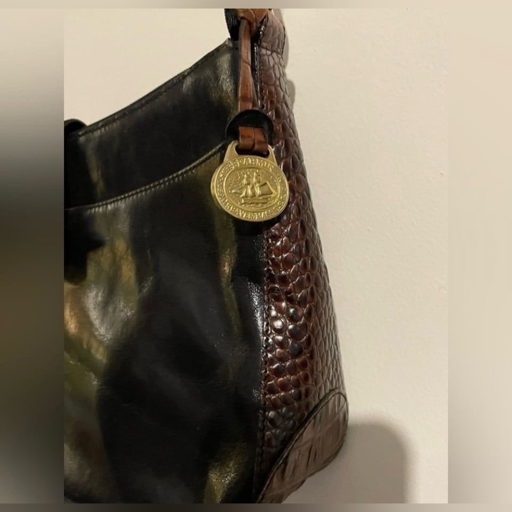 Brahmin Leather Croc Satchel Handbag Purse Total Length 19”
Purse Depth 8” W 12” - Picture 2 of 8